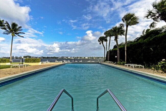 Primary Photo - 2800 N Flagler Dr