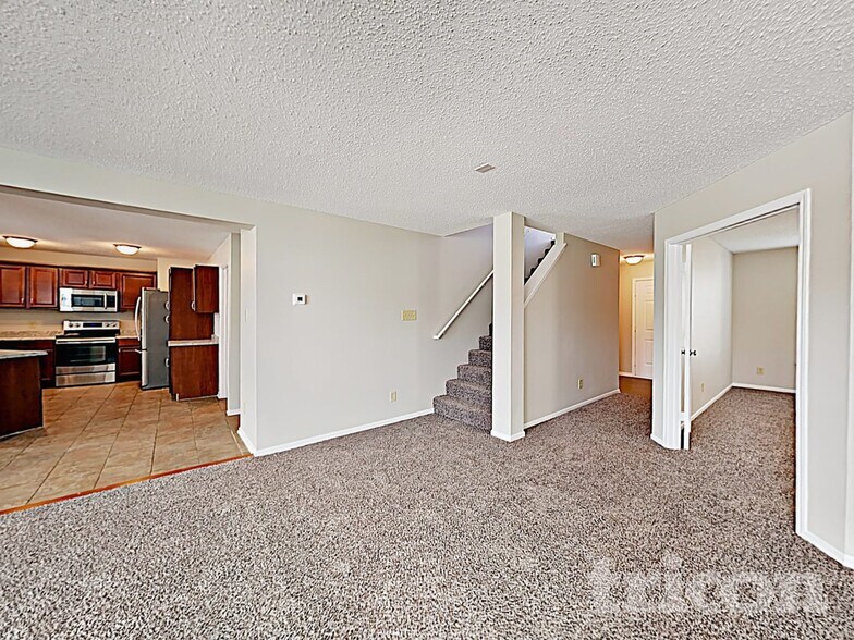Building Photo - 10813 Inspiration Dr