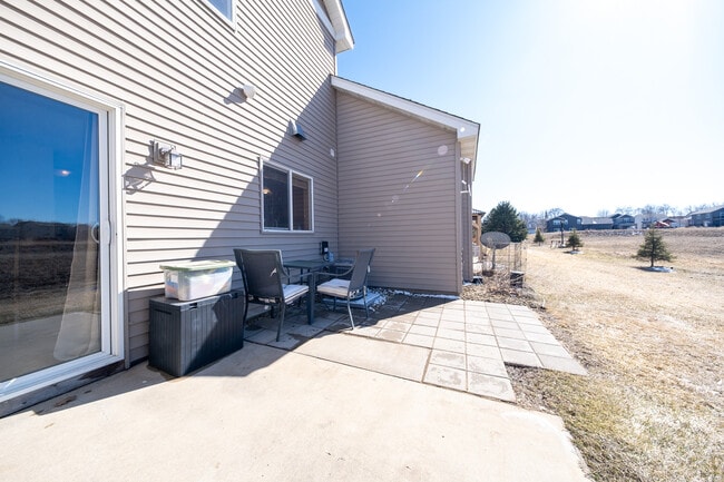 Building Photo - 3292 Century Dr