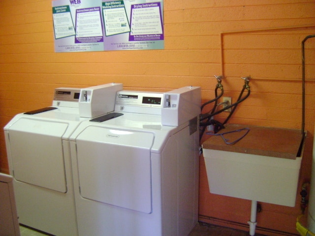 Building Photo - APARTMENT - UPTOWN SEDONA- APPLE TREE SQUARE