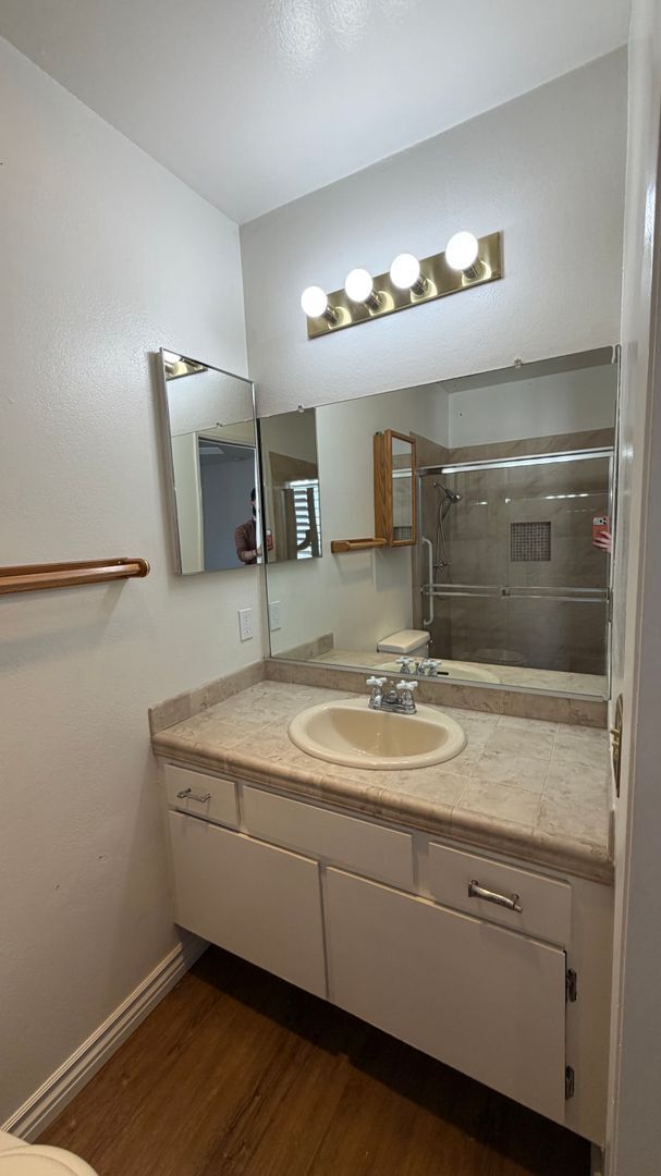 Building Photo - DESIRABLE TWO BEDROOM TWO BATH HOME IN STUDIO CITY