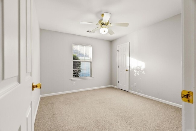 Building Photo - 12711 Misty Creek Dr