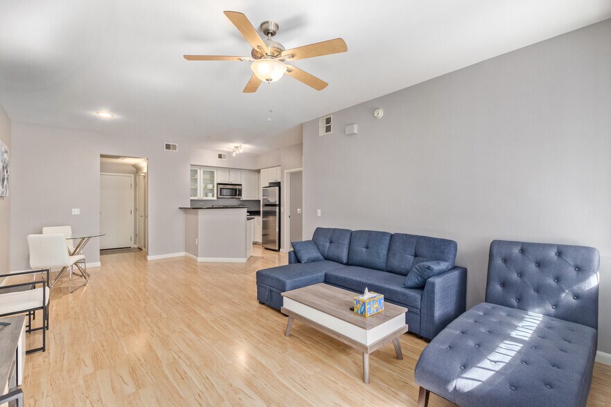 Living Room - 3633 N 3rd Ave