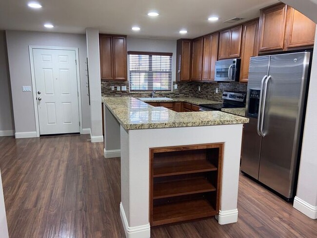 Building Photo - Somersett Reno Home - Walking Trails and t...