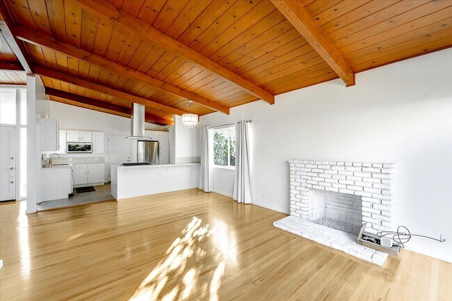 Building Photo - MID-CENTURY MODERN ON WILLOW GLEN BORDER -  SPACIOUS LOT