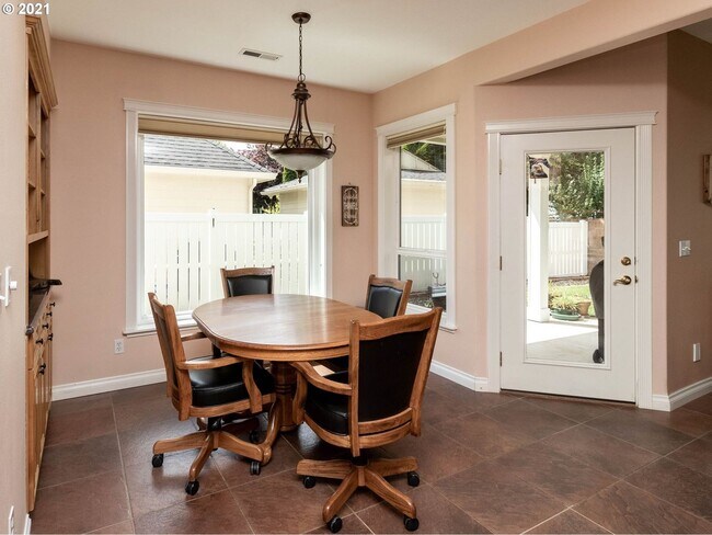 Building Photo - druc01