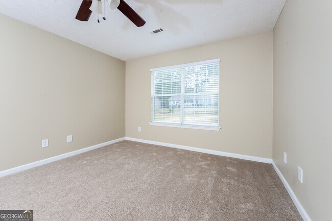 Building Photo - 7975 Trinity Park Dr