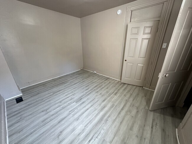 Building Photo - 356 Beaver St