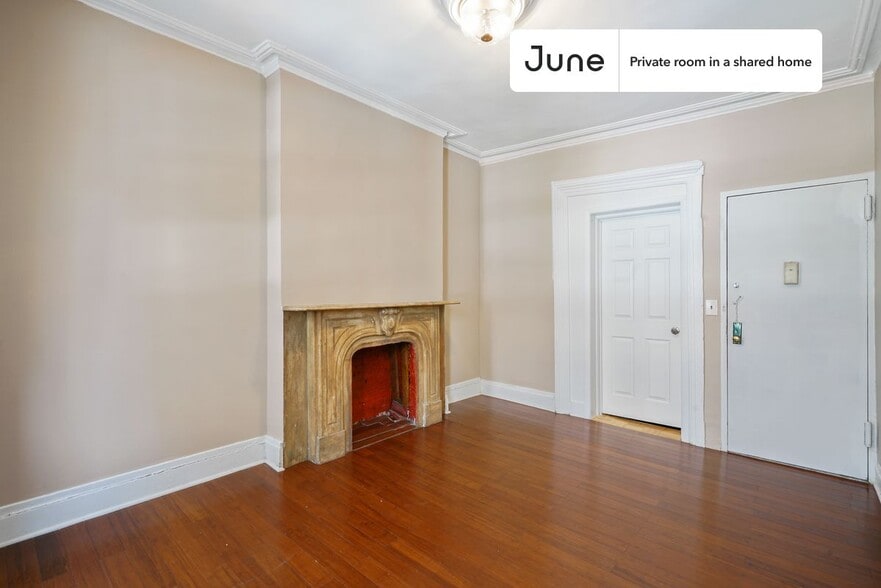 Building Photo - Room in Shared 3 bed/2 bath home