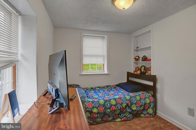 Building Photo - 24414 Graham Ave