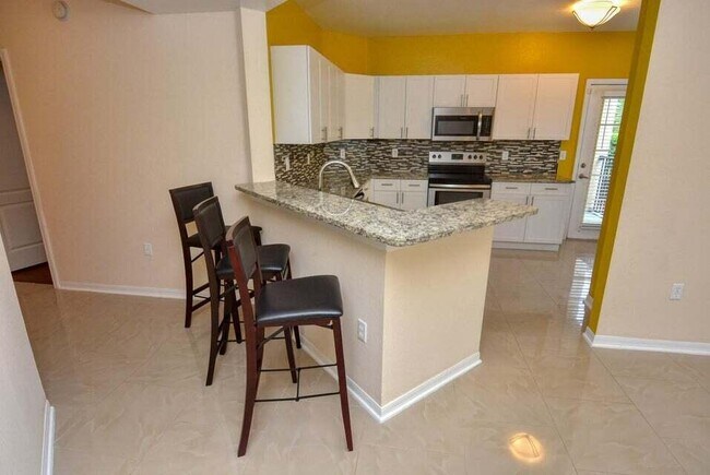 Building Photo - 110 SW Peacock Blvd