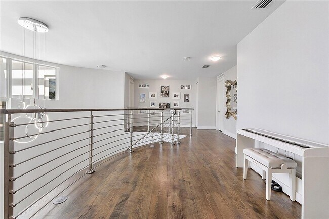 Building Photo - 7477 NW 99th Ave