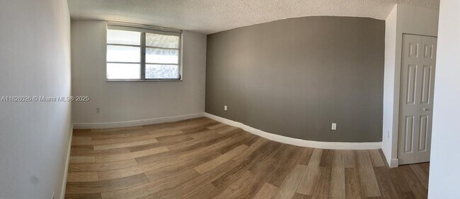 Building Photo - 3600 NE 170th St