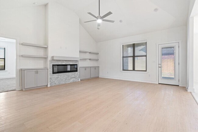 Building Photo - 7004 SW Basswood Ave