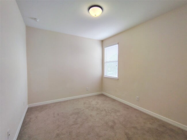 Building Photo - 10551 Paula Bluff Ln