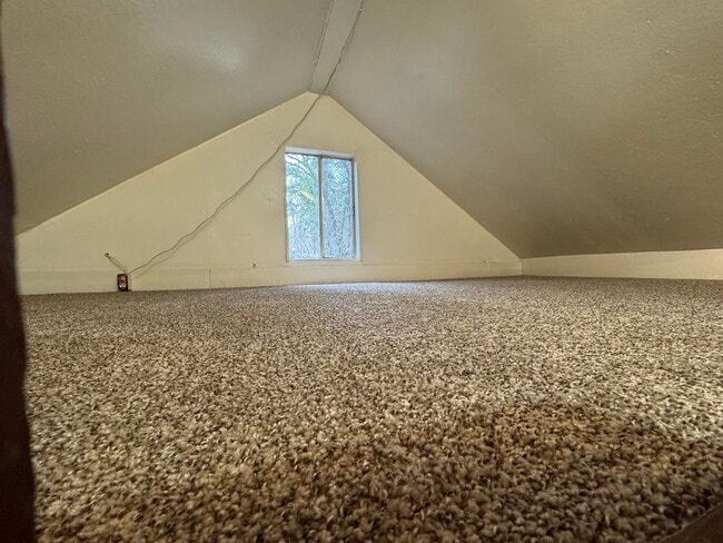 Building Photo - Cozy Cottage