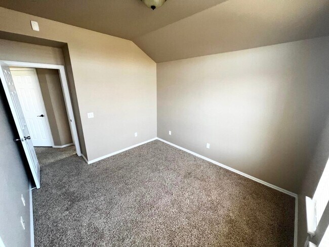 Building Photo - 8224 Hillers Rd