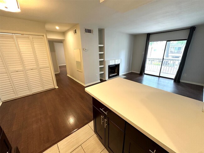 Building Photo - 2750 Holly Hall St