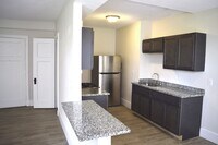 Building Photo - Legacy on Main