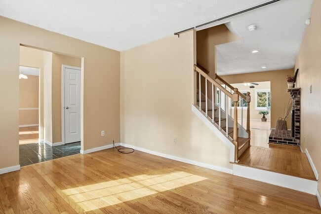 Building Photo - 1 Ernies Dr