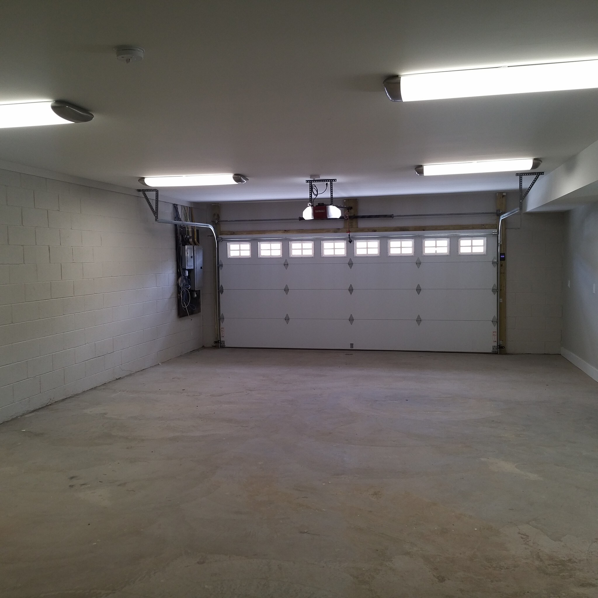 Building Photo - 6119 Newkirk Ave