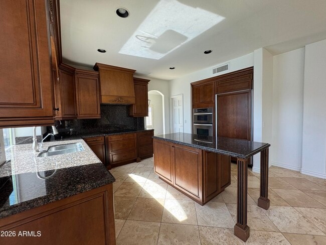 Building Photo - 3339 E Tanglewood Dr