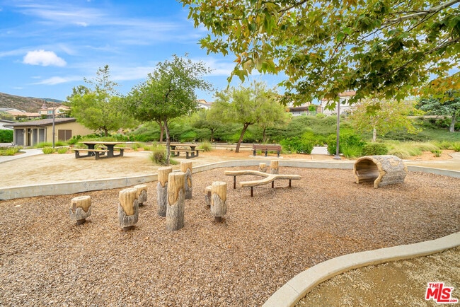 Building Photo - 25151 Golden Maple Dr