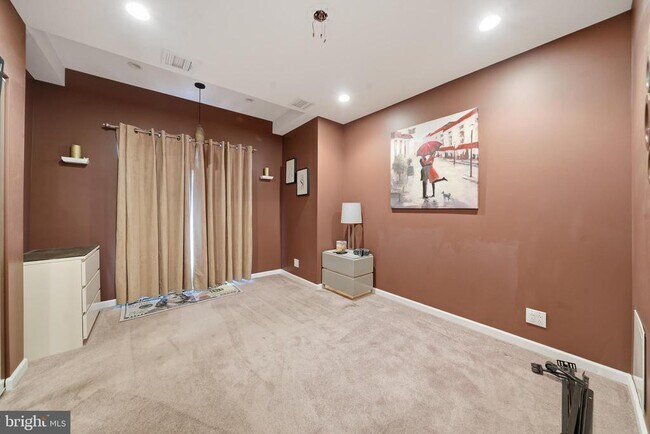 Building Photo - 3006 S Smedley St