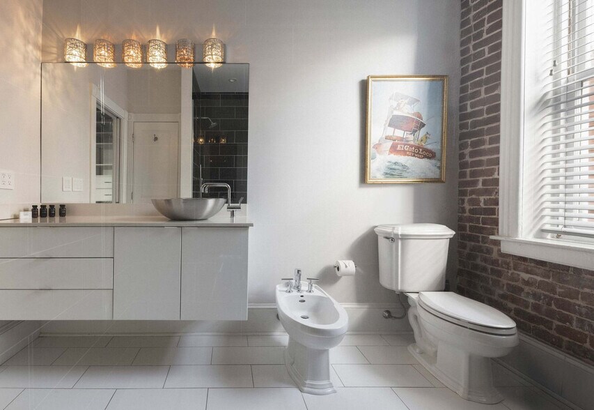 Building Photo - 536 Fleming St