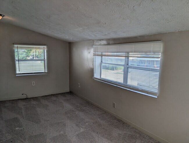 Building Photo - 1476 W 107th St