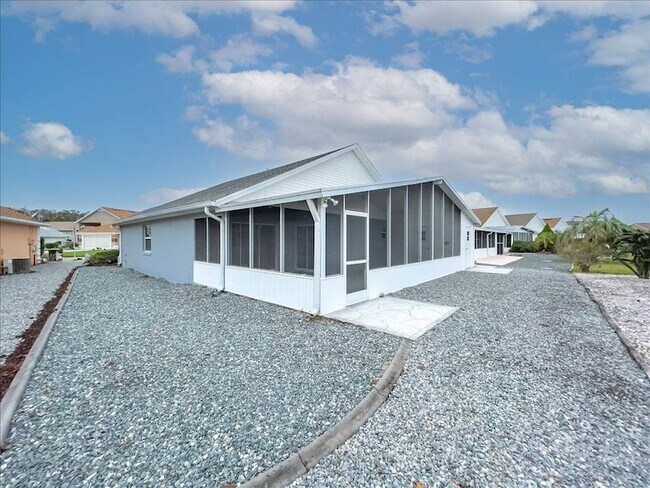 Building Photo - 218 Langford Park Ave