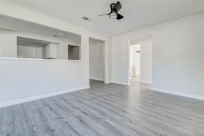 Building Photo - 2311 Wavell St