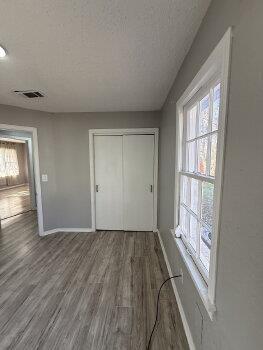 Building Photo - 1905 Hasley Dr