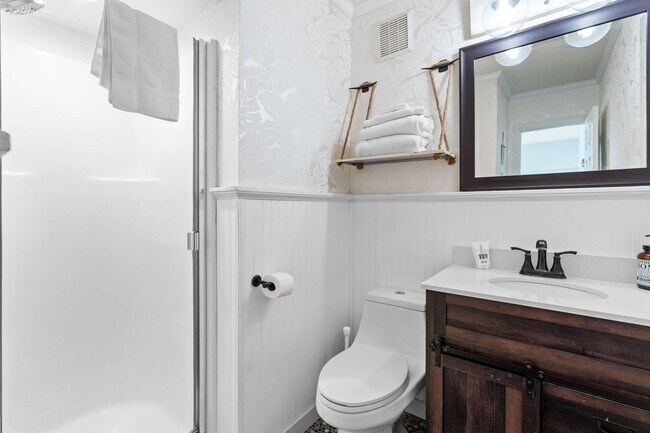 Building Photo - 302 Canal Dr