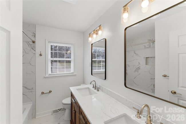 Building Photo - 4000 Fieldcrest Rd