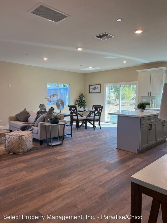 Building Photo - 3 br, 2 bath House - 8654 Skyway