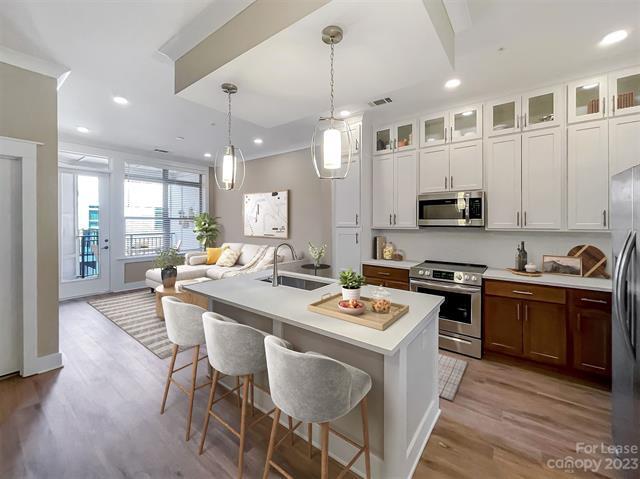 Building Photo - 5355 Pinehurst Park Dr
