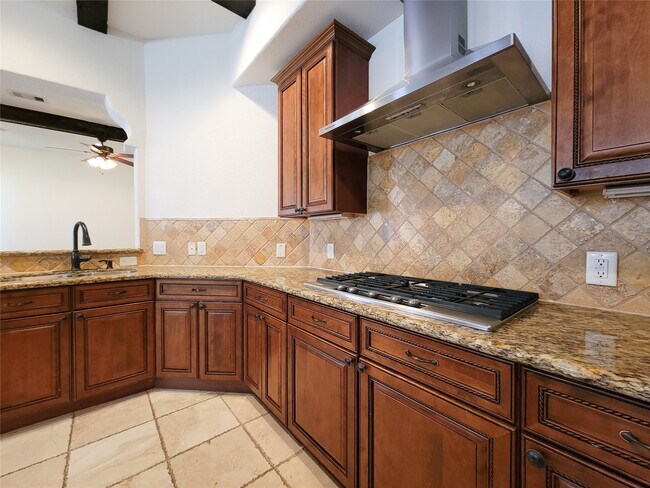 Building Photo - 1801 W 24th St