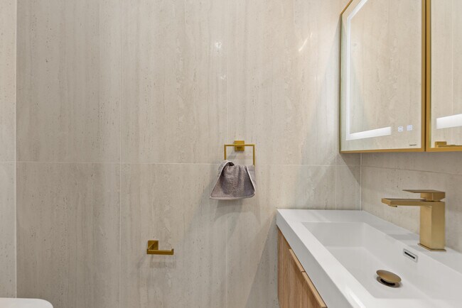 Building Photo - 19-23 Saint Marks Place-SI ID1499940P