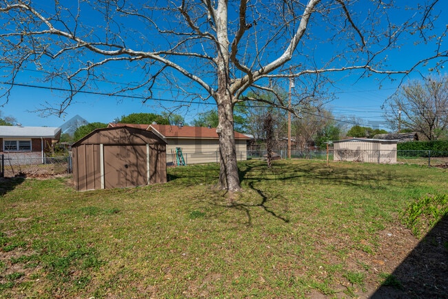 Building Photo - 1232 E Galena St