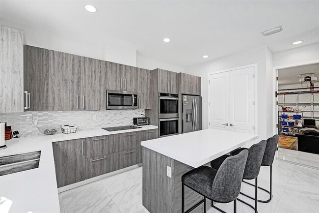 Building Photo - 3534 Forest View Cir