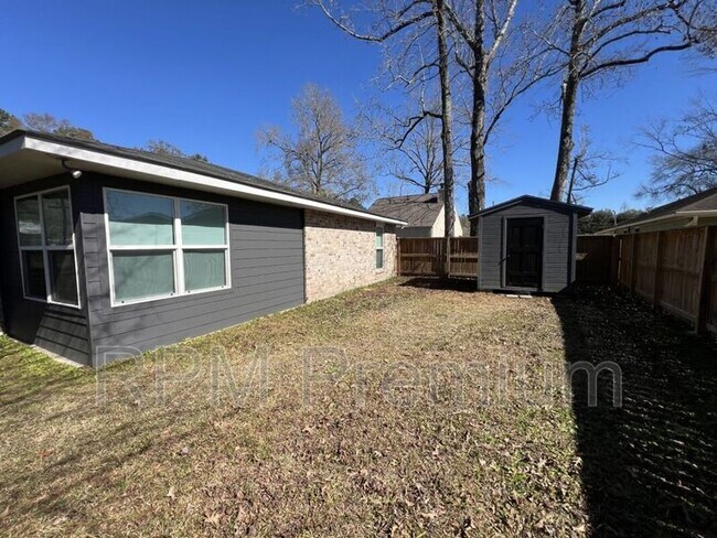 Building Photo - 10494 Wade Dr