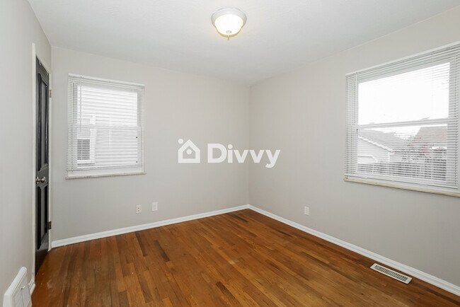 Building Photo - 4914 Lincoln Ave, Parma, OH 44134