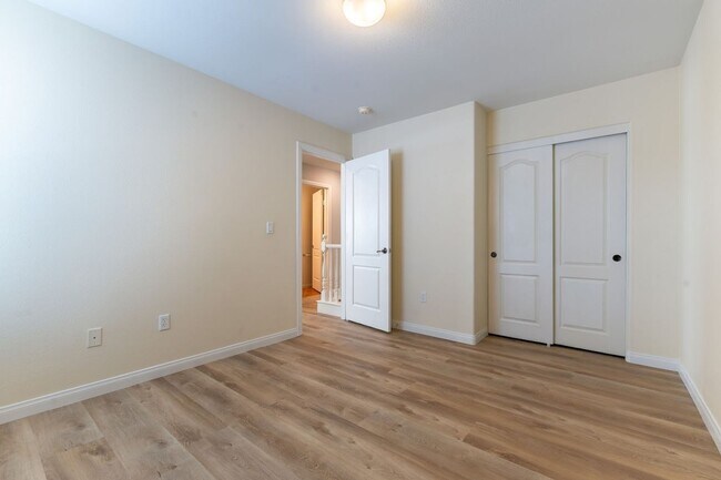 Building Photo - Summerlin West Resort Style Home