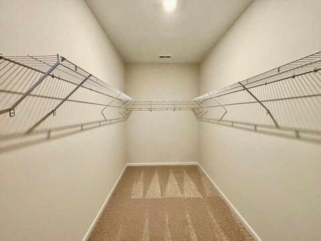 Building Photo - 401 Perth Dr