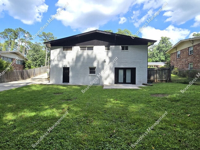 Building Photo - 2493 Sunridge Ave SE