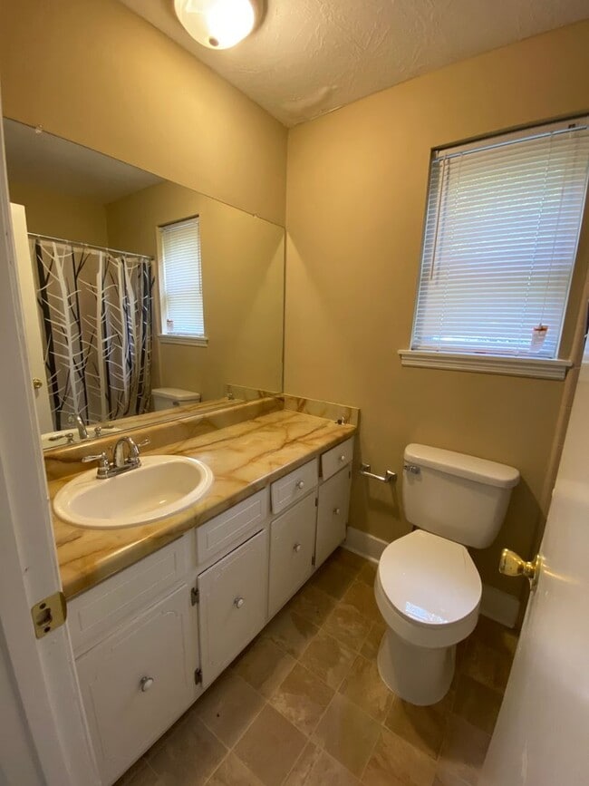 Building Photo - 3606 Quail Hollow Dr