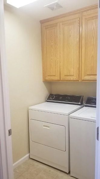 Building Photo - 2806 Tourbrook Way