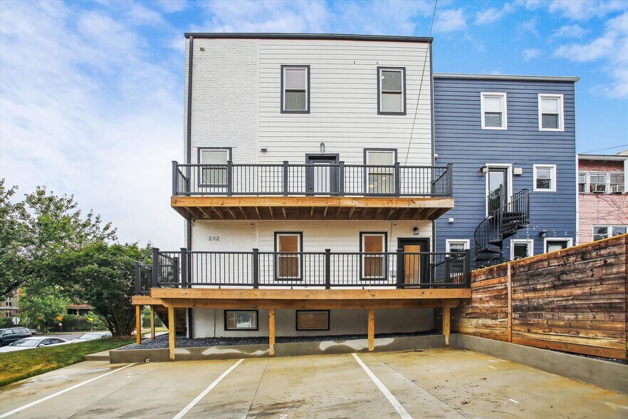 Rear View and Parking - 232 S St NE