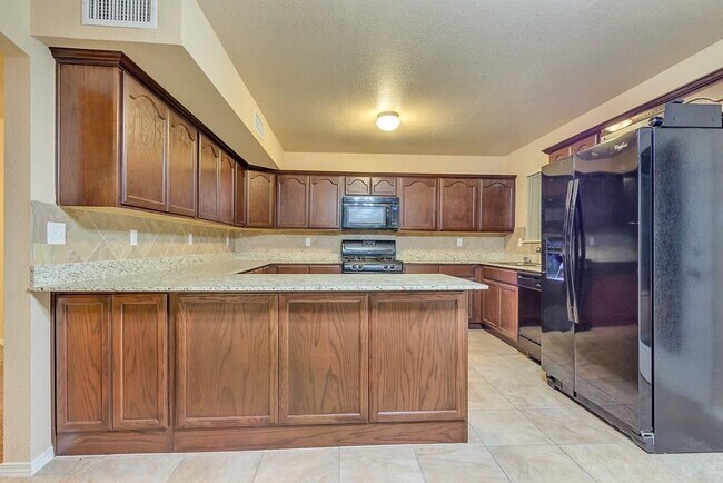 Building Photo - 3925 Hueco Valley Dr